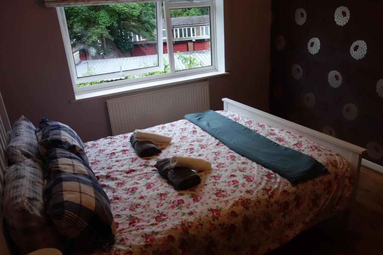 New Cosy 2 Bedroom Flat - Englefield Apartment *